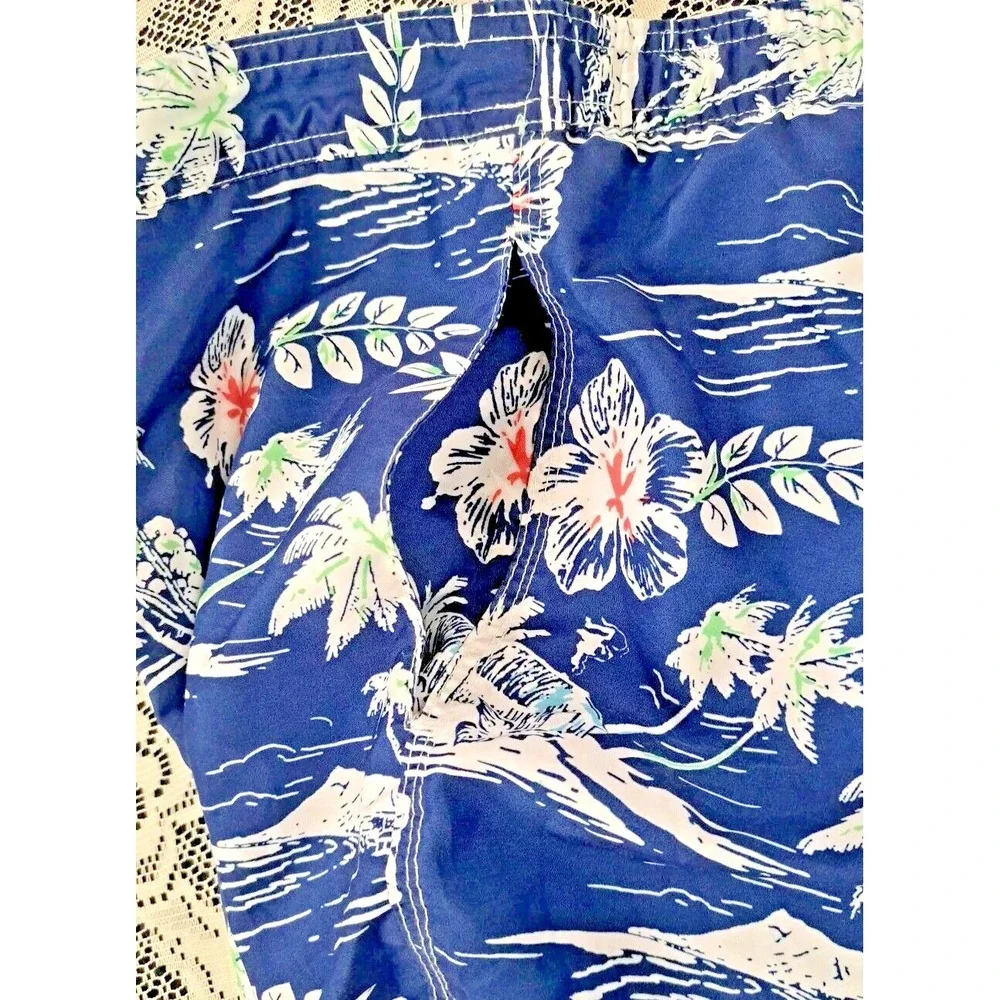 Chaps Men's Size M Geometric Print Board‎ Shorts Polyester Swim Trunks Hawaiian